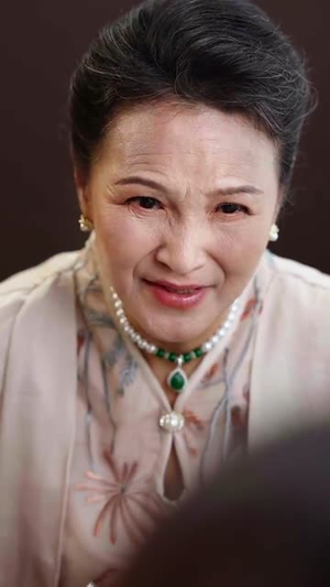 再回首闪婚老同学竟是首富（65集）免费短剧看不停