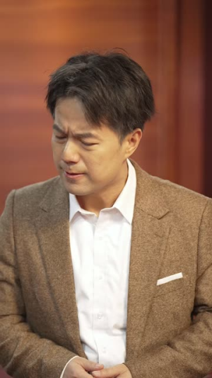 我能来回穿梭90年代（更新至40集）好看短剧追不停