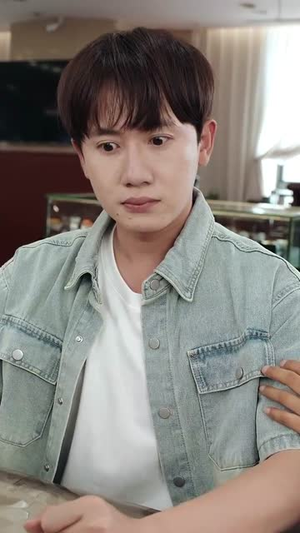 觉醒后校花哭着说爱我 (71集) 觉醒后校花哭着说爱我 (71集)分享好看的短剧