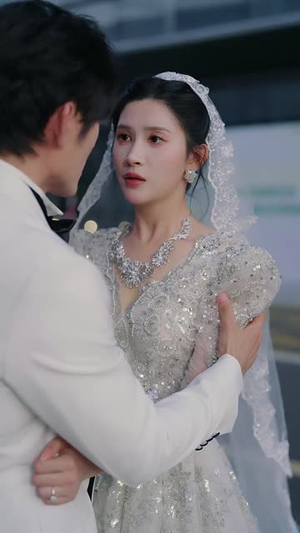 我的破烂老公有亿点马甲(70集) 我的破烂老公有亿点马甲(70集)一起追短剧