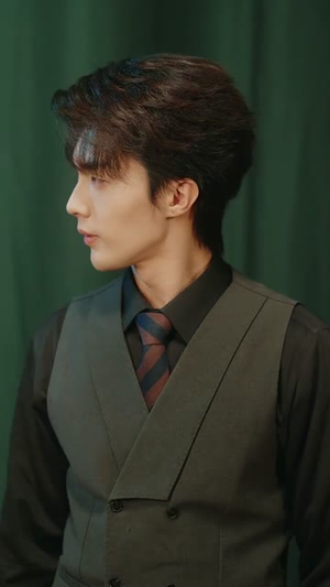 她自万丈荣光（75集）最火短剧热播中