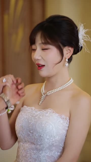 女兄弟是学人精,她直接叫停婚礼(55集) 女兄弟是学人精,她直接叫停婚礼(55集)每日短剧追不停