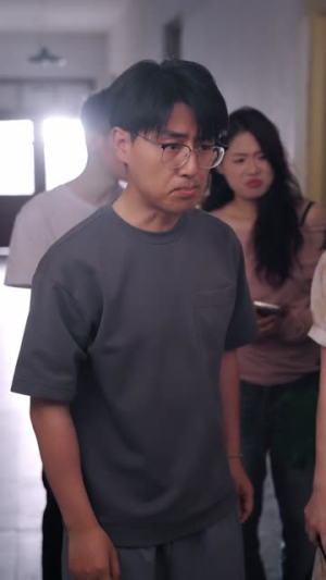 补办身份证那天,我凭白多了个女儿(40集) 补办身份证那天,我凭白多了个女儿(40集)短剧抢先看