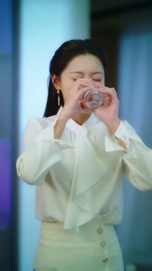 时秘书今天又被撩了吗(73集) 时秘书今天又被撩了吗(73集)在线播放
