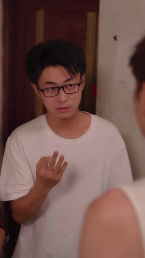 神级房东:我的租客各个都是大佬第1季(70 集) 神级房东:我的租客各个都是大佬第1季(70 集)短剧小说在线看