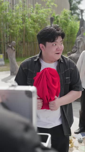 偷听古董心声,我废品站赢麻了(42 集) 偷听古董心声,我废品站赢麻了(42 集)短剧热播抢先看