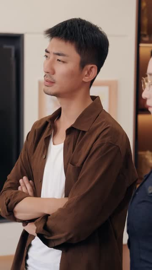 妹妹博士毕业宴上，我成了外人（70 集）全集免费观看